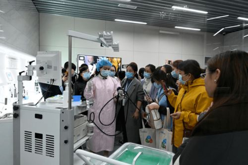 市中心醫(yī)院西院消化內(nèi)科病區(qū)護(hù)理人員在國家級第九期內(nèi)鏡清洗消毒培訓(xùn)班中榮獲佳績，彰顯卓越護(hù)理服務(wù)能力